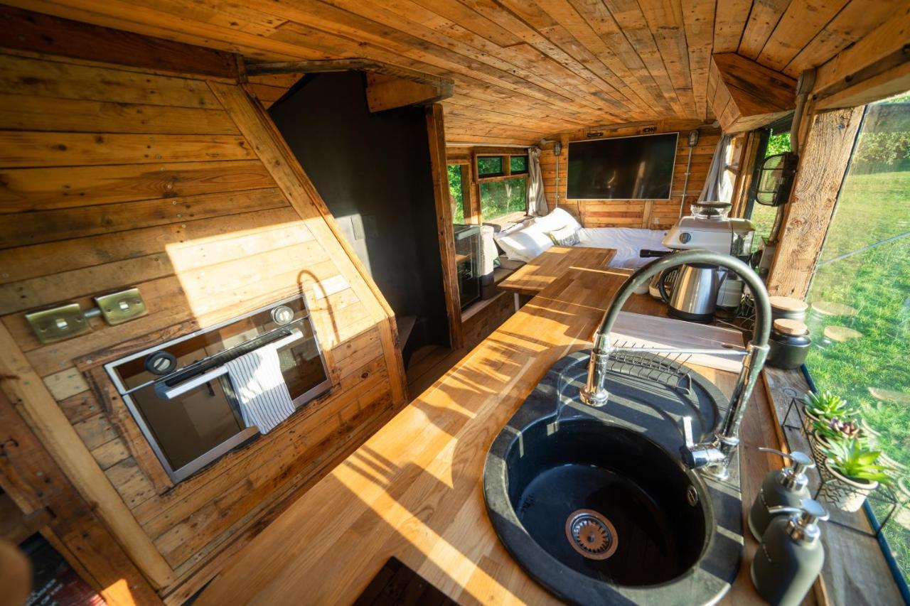 Delightful 2 Bed Double Decker Bus With Hot Tub Hotel Ъкфийлд Екстериор снимка